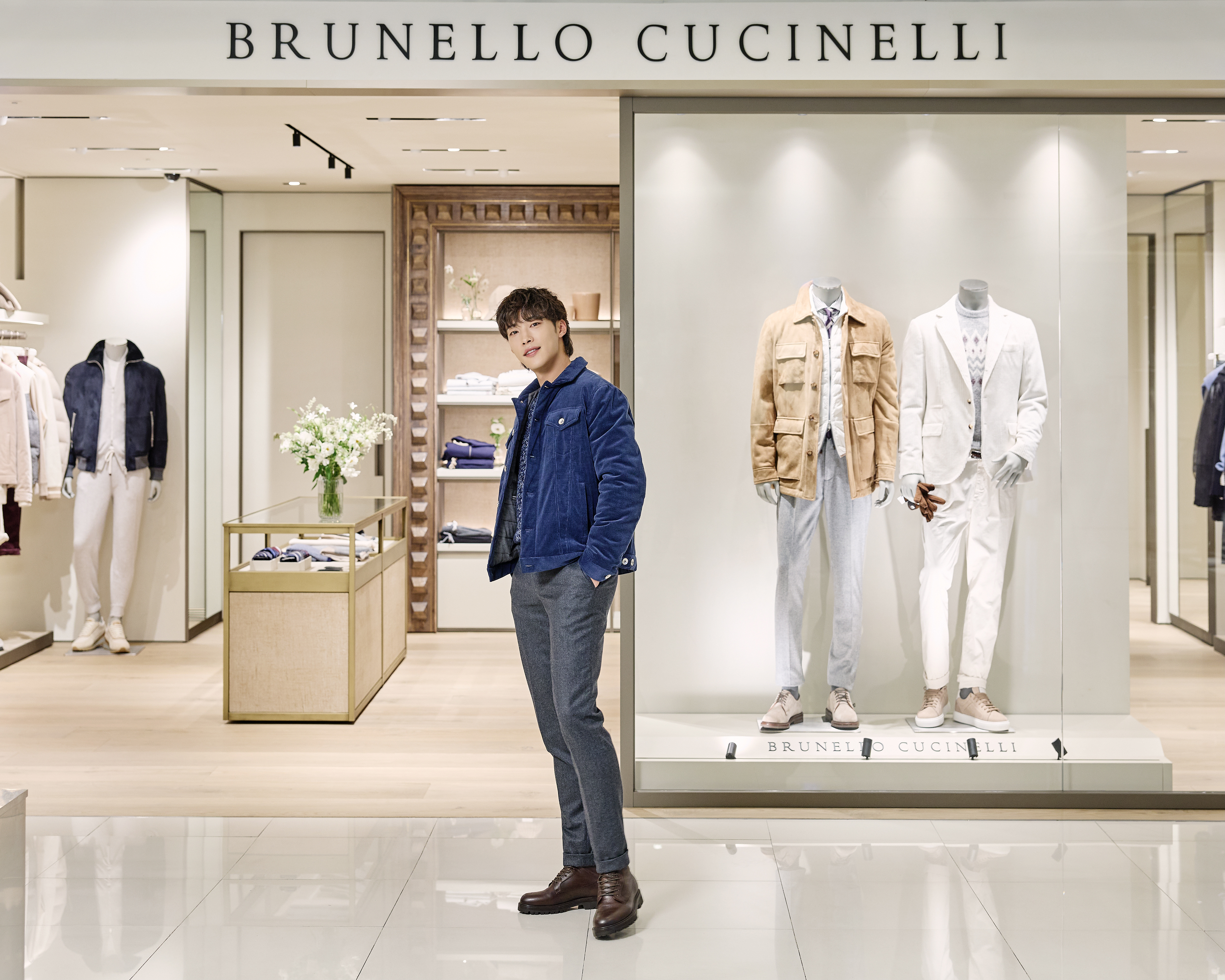 俳優ウ・ドファン、イタリアのハイブランド BRUNELLO CUCINELL 現代百貨店の本店に訪問